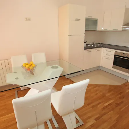 Sun Apartment