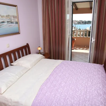 Sun Apartment *